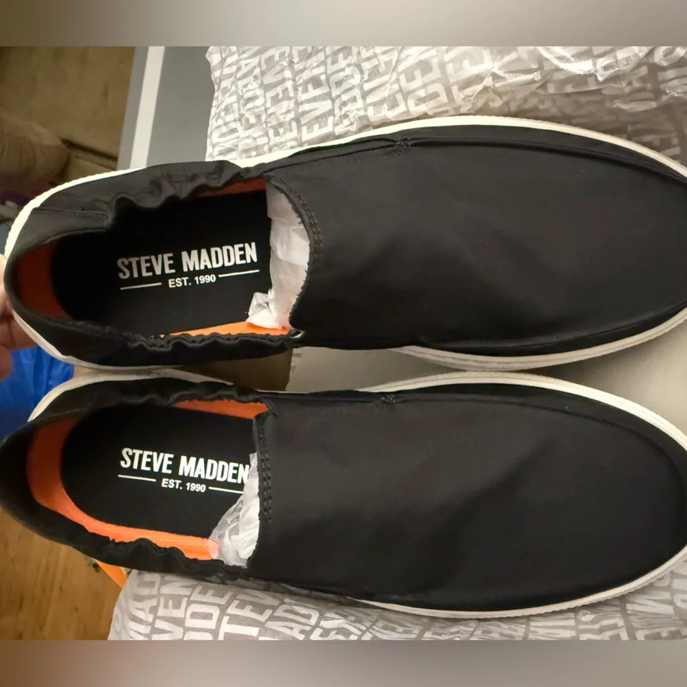 Steve Madden Men's Nellis slip-on loafer/sneaker in black fabric, size‎ 10 NEW